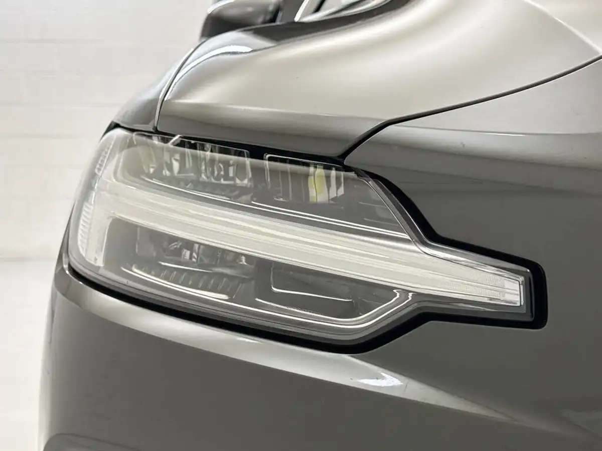 2021-volvo-v60-20-b3-r-design-161bhp-big-29
