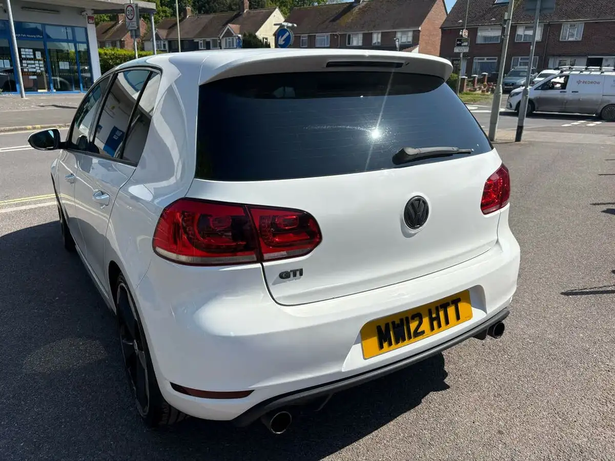 2012-volkswagen-golf-20-gti-tsi-210ps-hatchback-5d-big-5