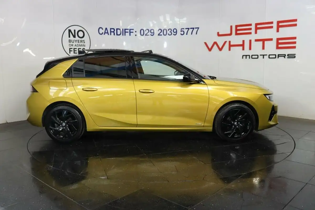 2022-vauxhall-astra-12-turbo-ultimate-auto-big-5