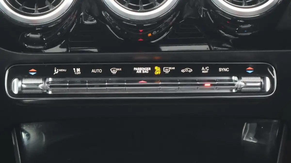 2020-mercedes-benz-a-class-13-a200-amg-line-executive-hatchback-5d-7g-dct-big-12