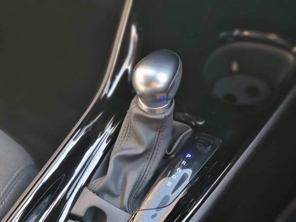 2020-toyota-c-hr-18-vvt-i-design-big-24