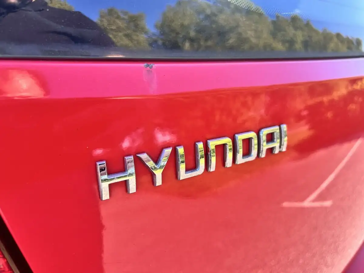 2010-hyundai-i10-11-edition-big-27
