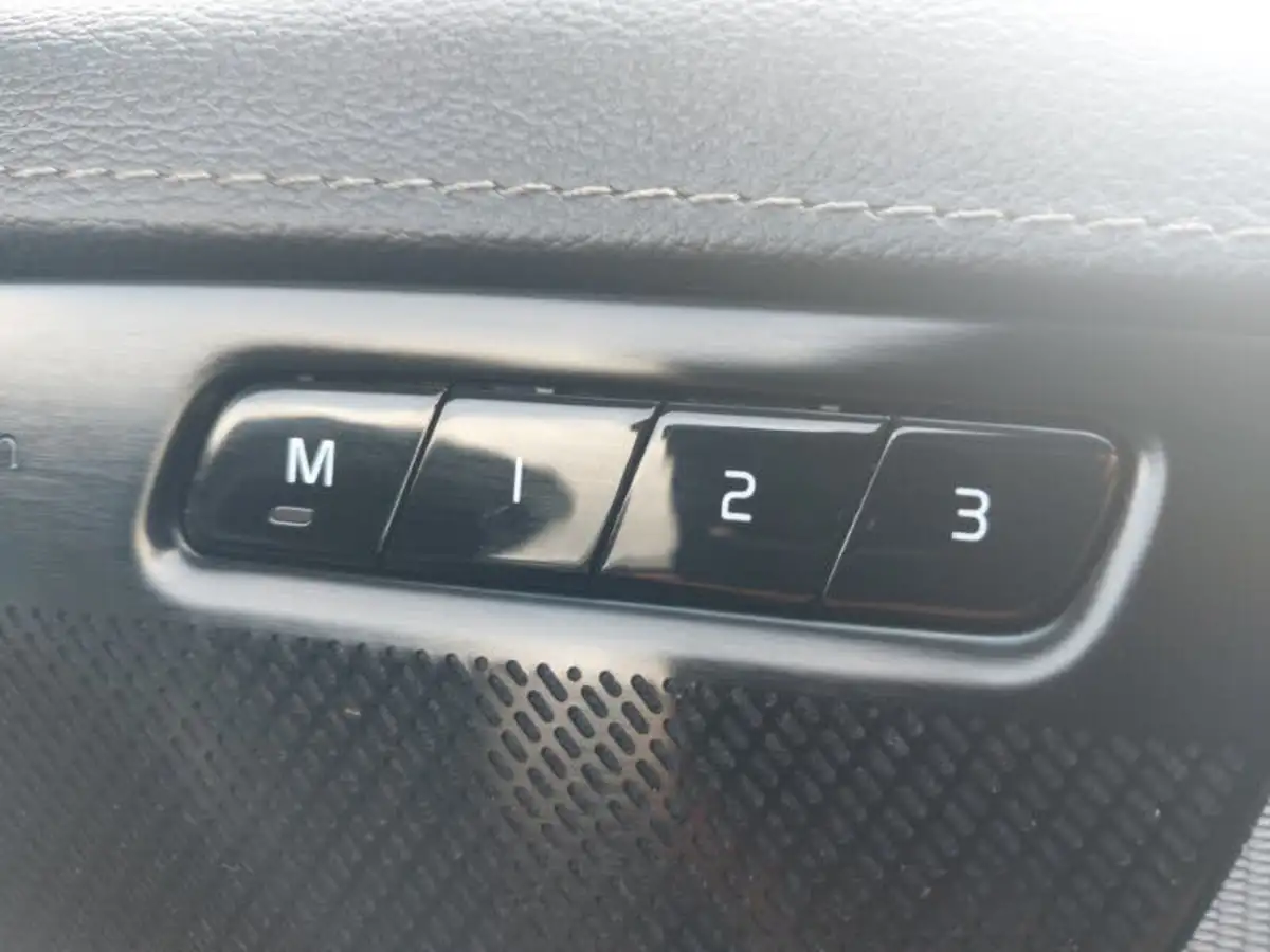 2024-volvo-xc90-20-b5-plus-big-12
