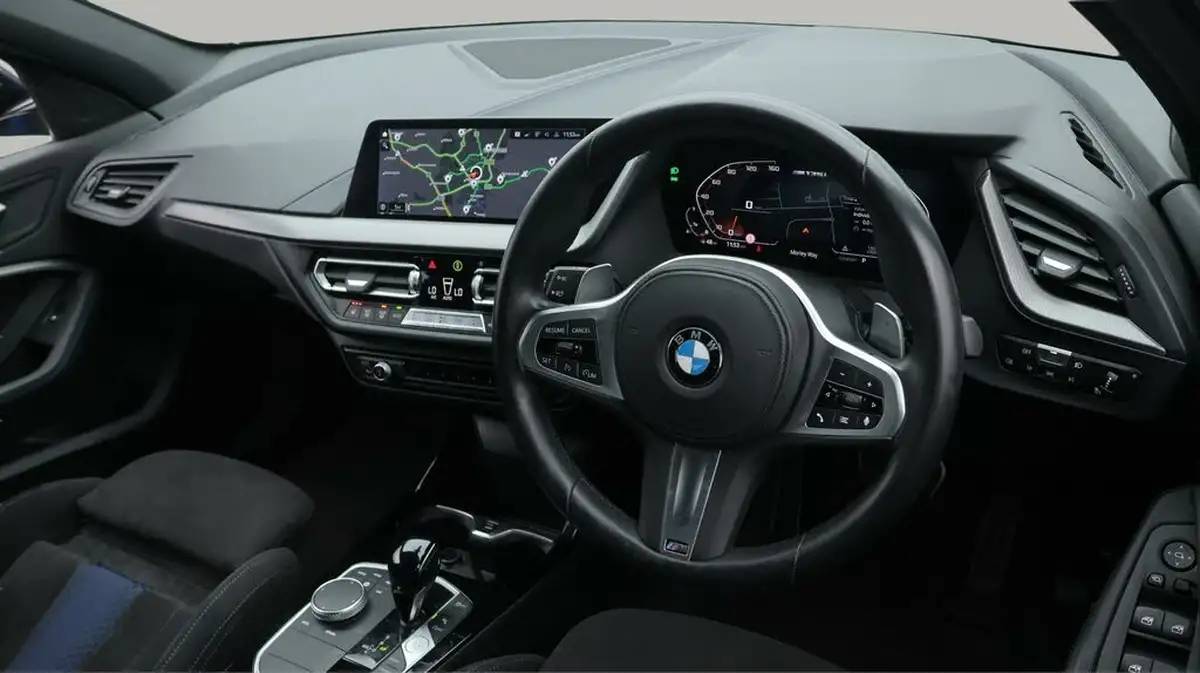 2022-bmw-1-series-20-m135i-xdrive-big-9