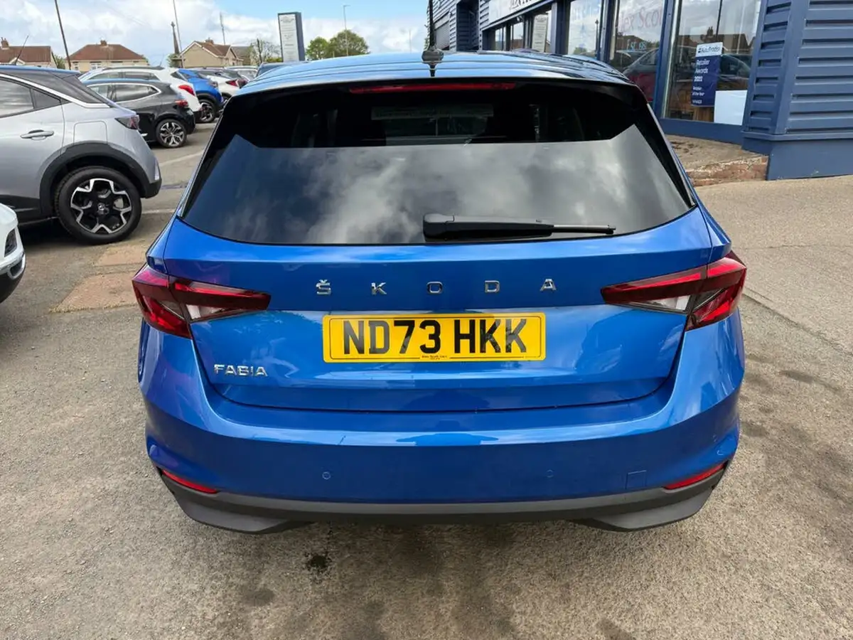 2023-skoda-fabia-10-mpi-colour-edition-big-14