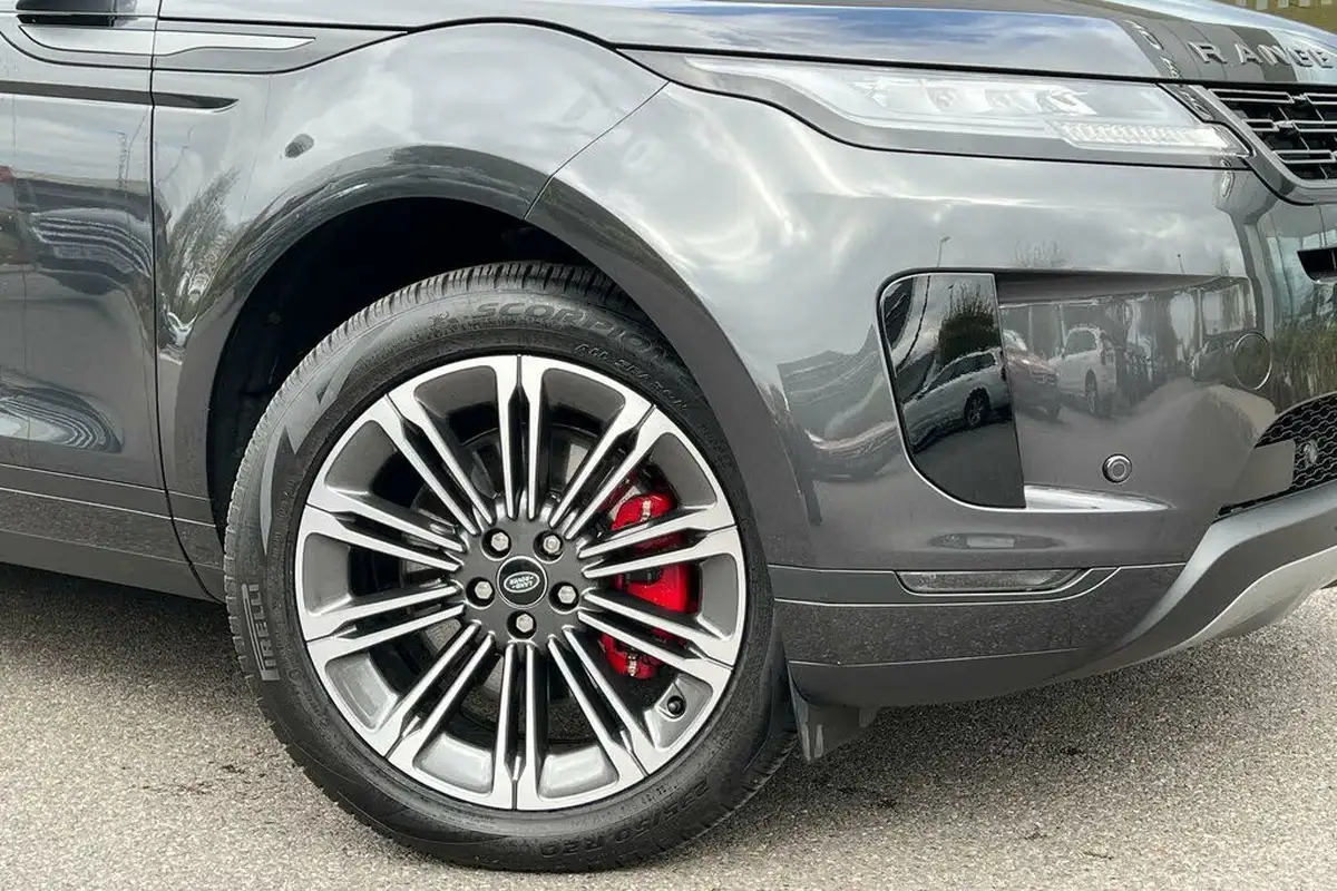 2024-land-rover-range-rover-evoque-15-p300e-s-big-6
