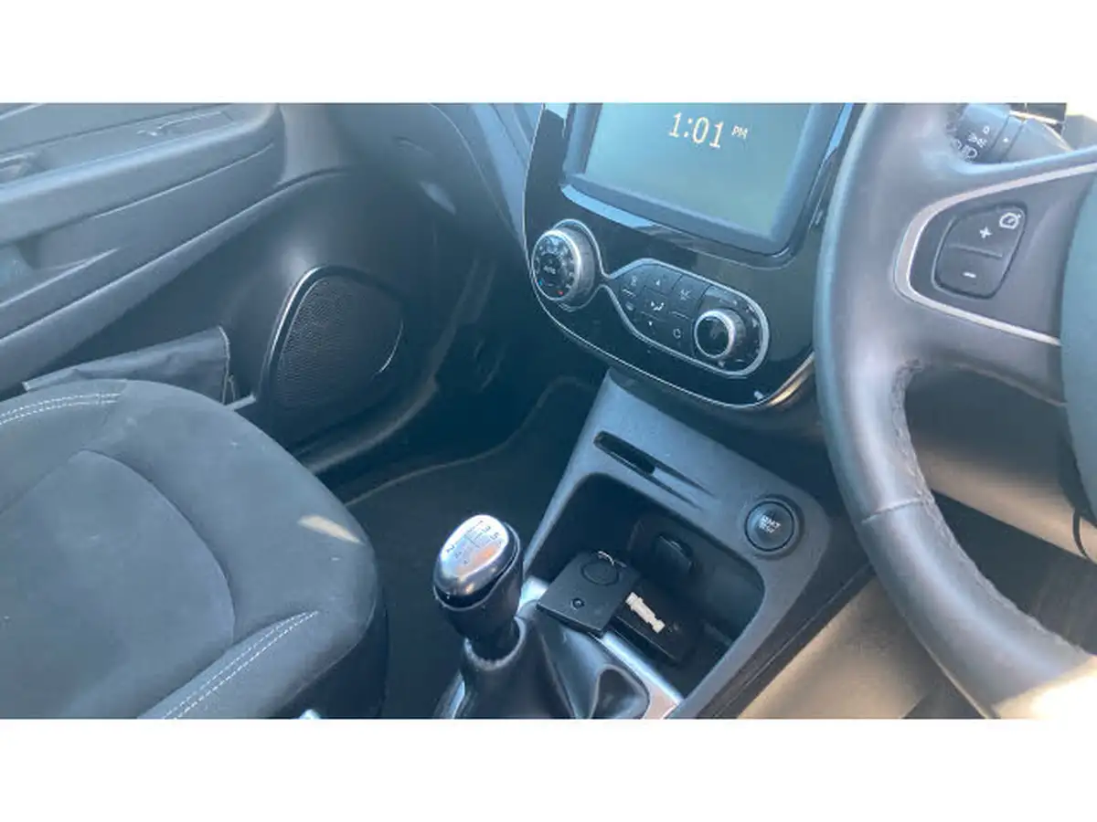 2019-renault-captur-09-tce-iconic-big-13