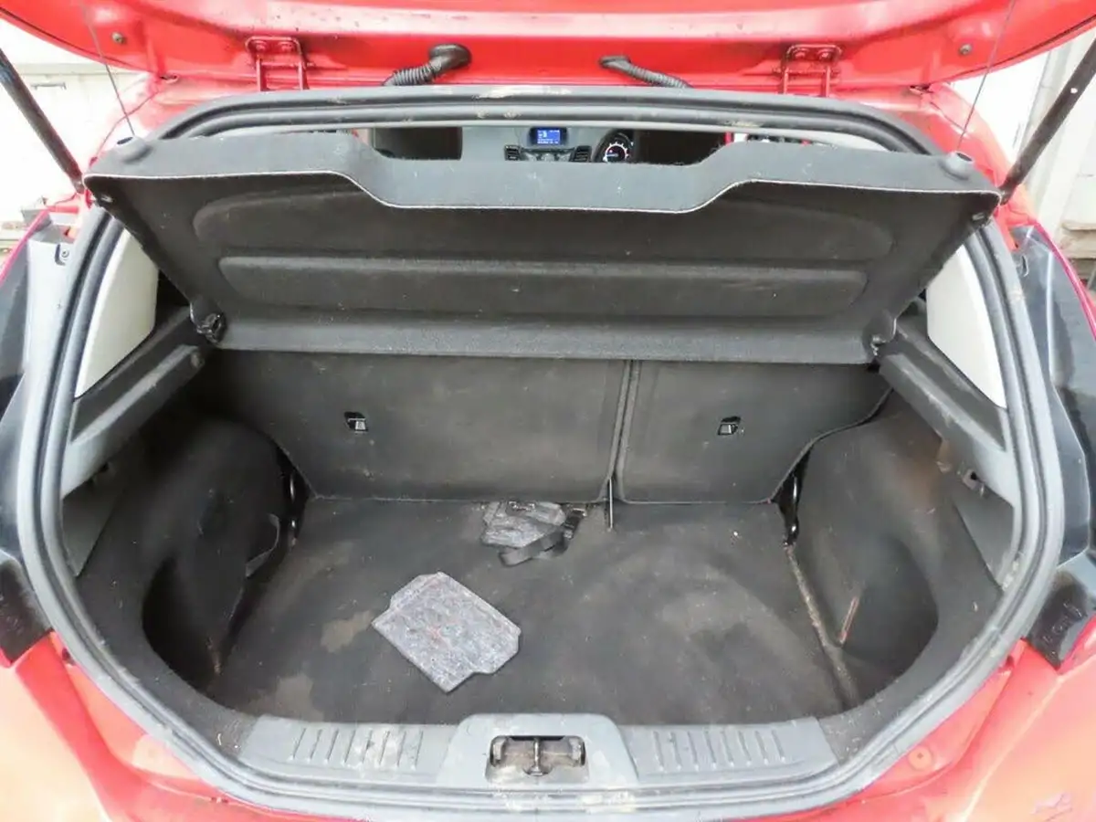 2015-ford-fiesta-10t-zetec-100ps-ecoboost-ss-5d-big-7