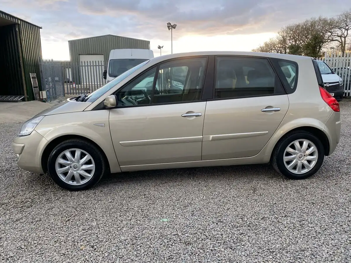 2008-renault-scenic-16-dynamique-big-13