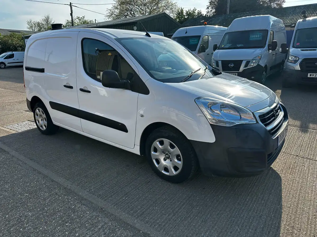 2018-peugeot-partner-16bluehdi-professional-l1-stop-start-big-12