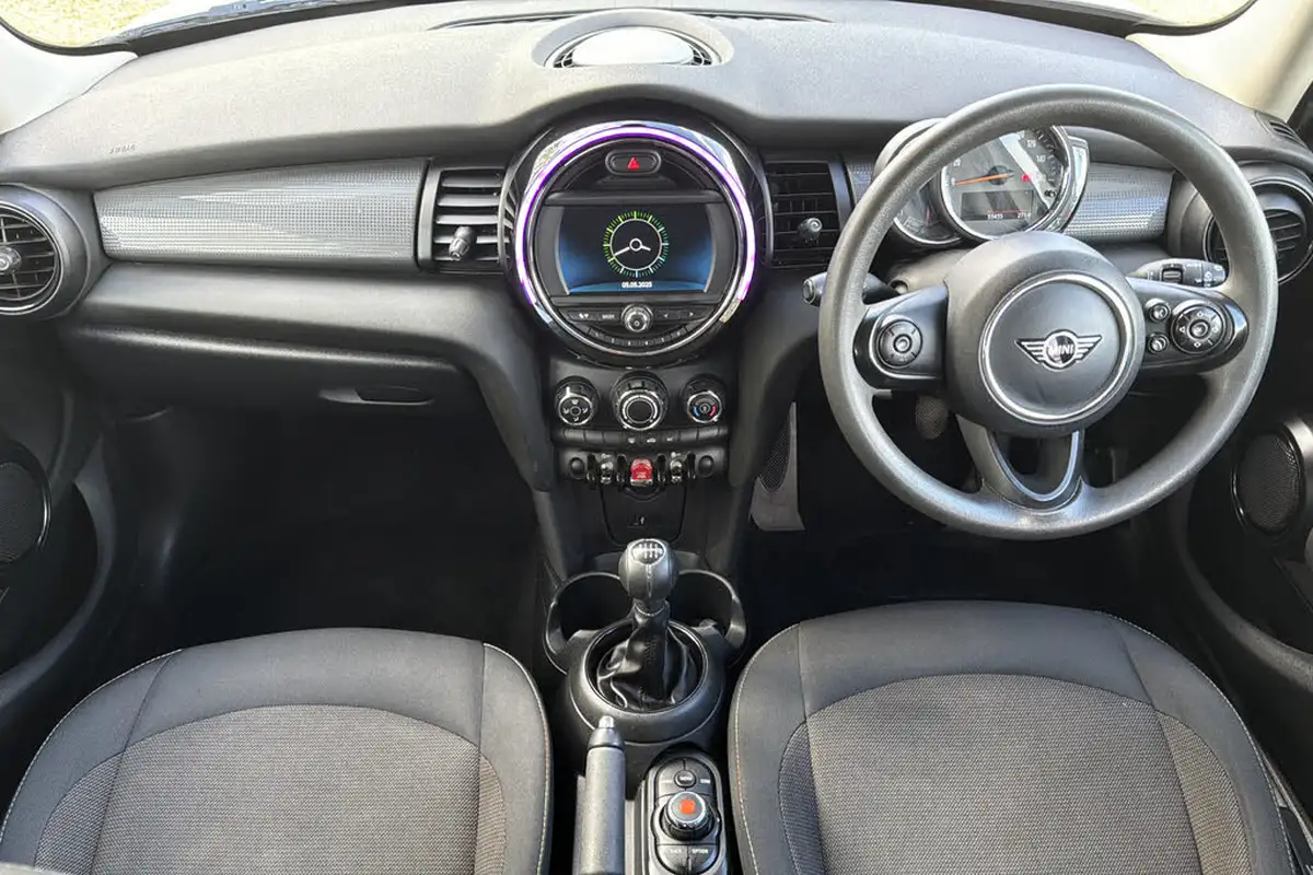 2019-mini-cooper-15-cooper-classic-hatchback-5d-big-7