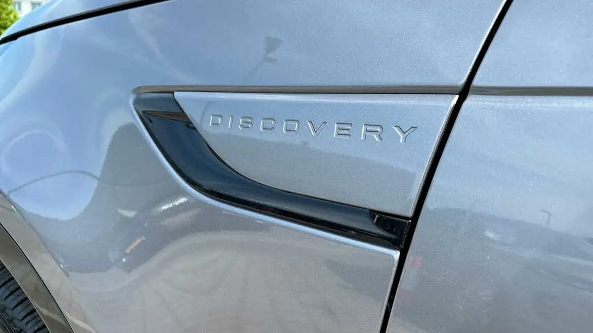 2025-land-rover-discovery-30-d350-dynamic-se-big-19