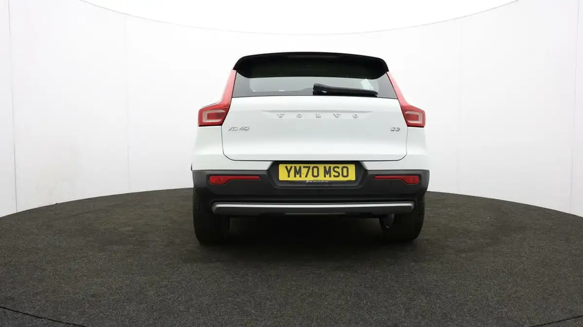 2020-volvo-xc40-20td-d3-momentum-geartronic-big-42