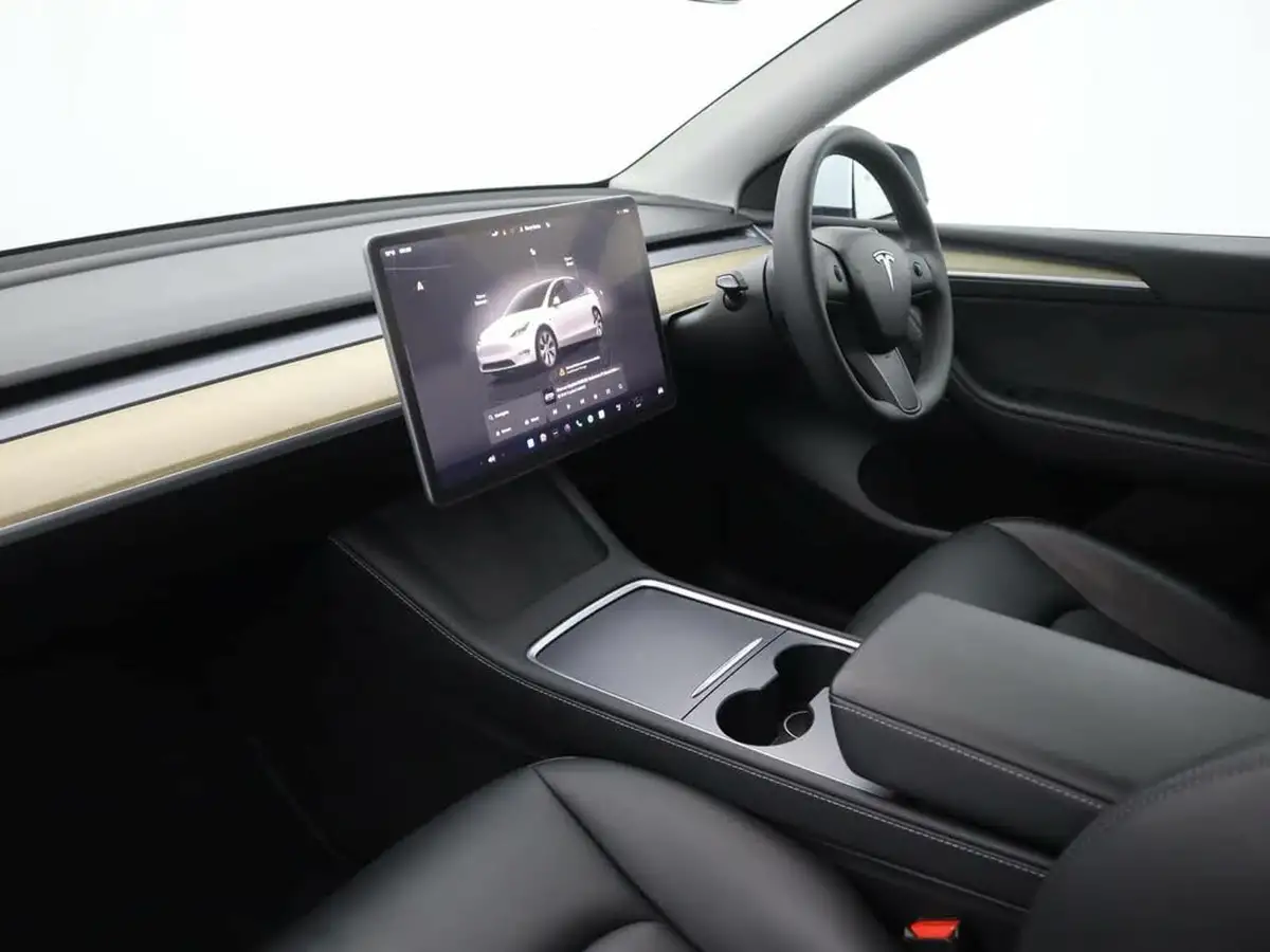 2022-tesla-model-y-e-rwd-big-16