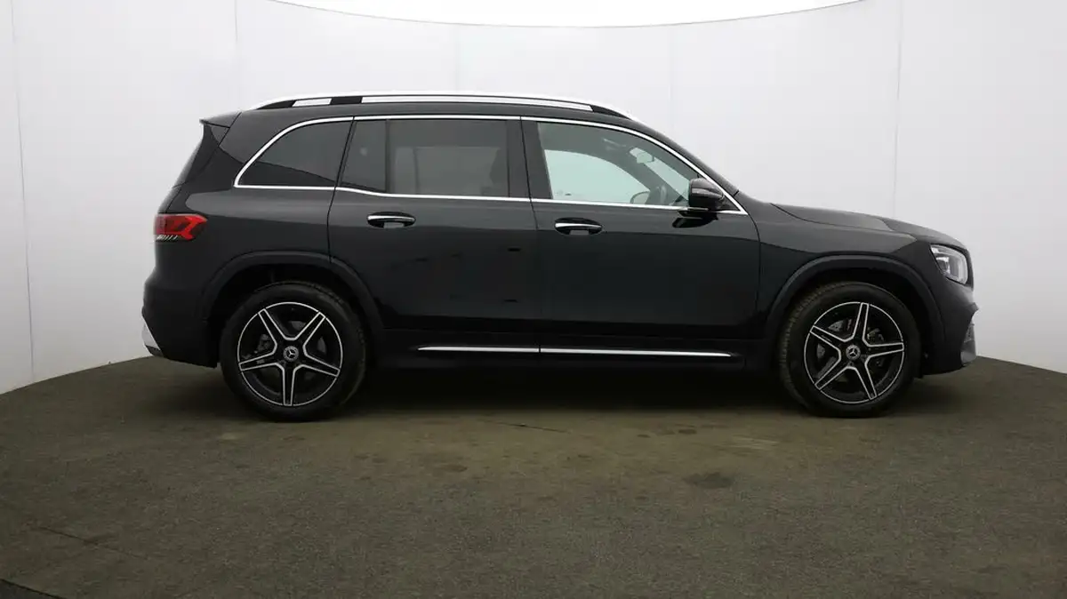 2023-mercedes-benz-glb-class-13-glb200-amg-line-premium-big-54