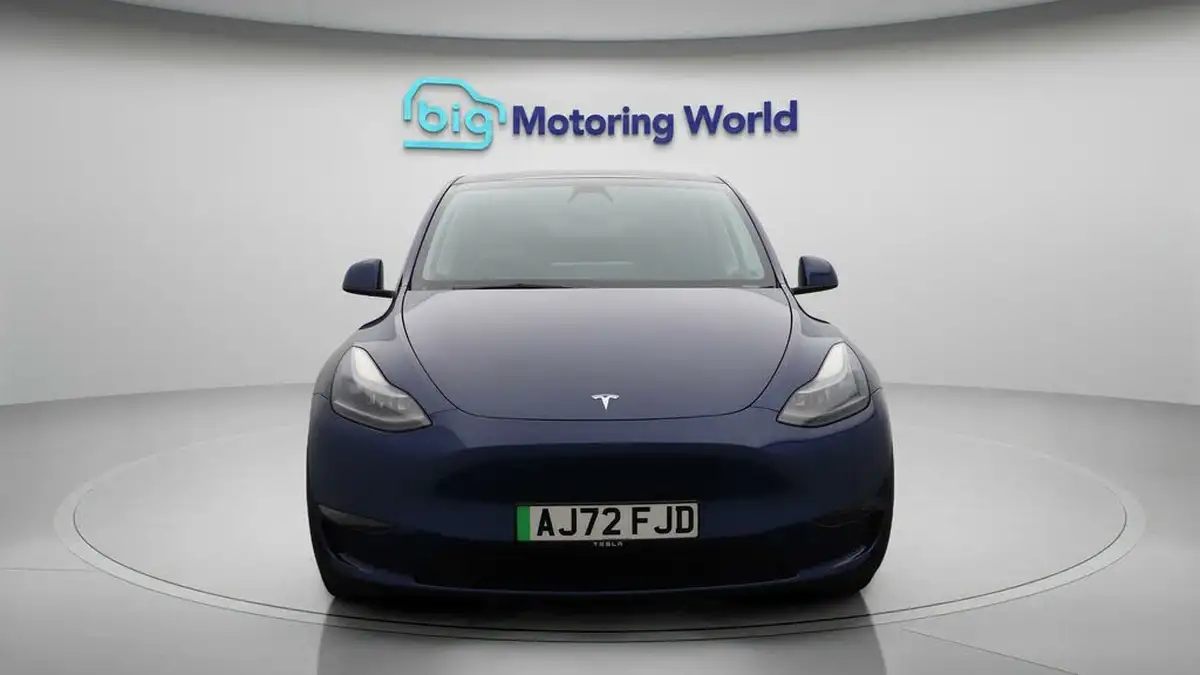 2022-tesla-model-y-e-long-range-big-2
