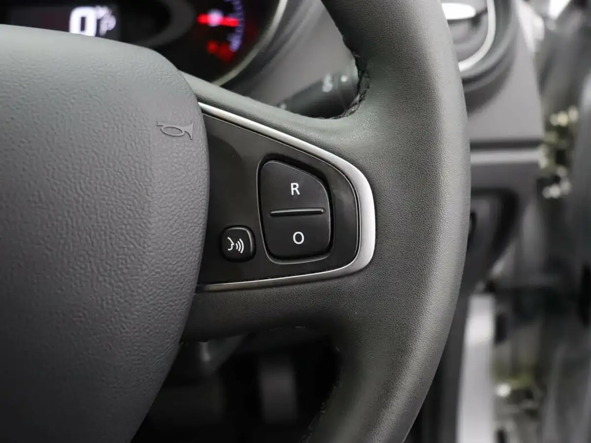 2017-renault-captur-12-tce-dynamique-nav-energy-ss-edc-auto-big-24