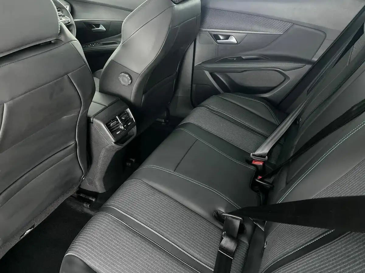 2021-peugeot-3008-suv-big-38