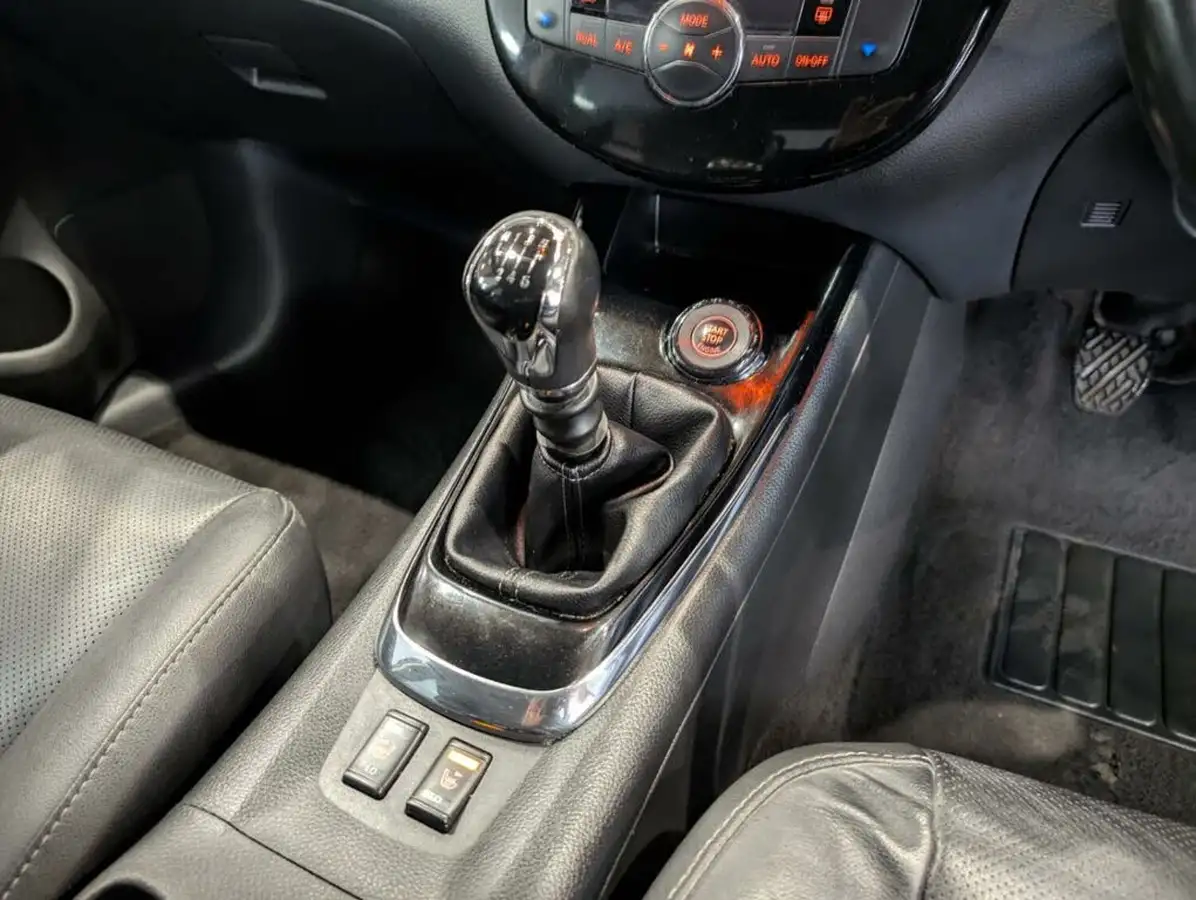 2014-nissan-pulsar-15dci-tekna-big-33