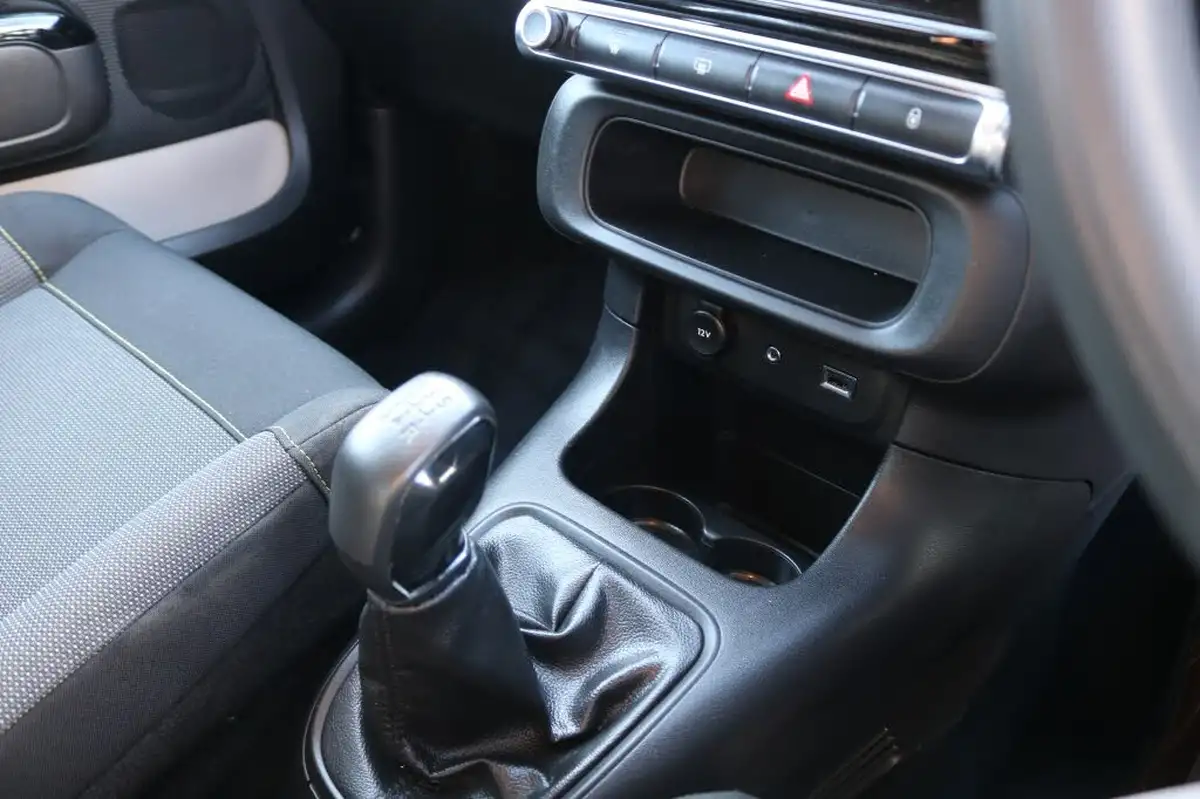 2017-citroen-c3-12-puretech-feel-82ps-big-30