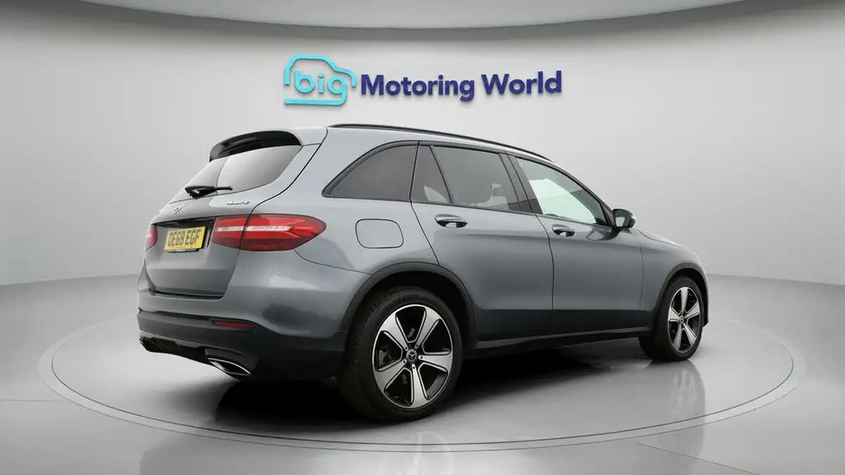 2018-mercedes-benz-glc-class-21d-glc220d-urban-edition-big-7