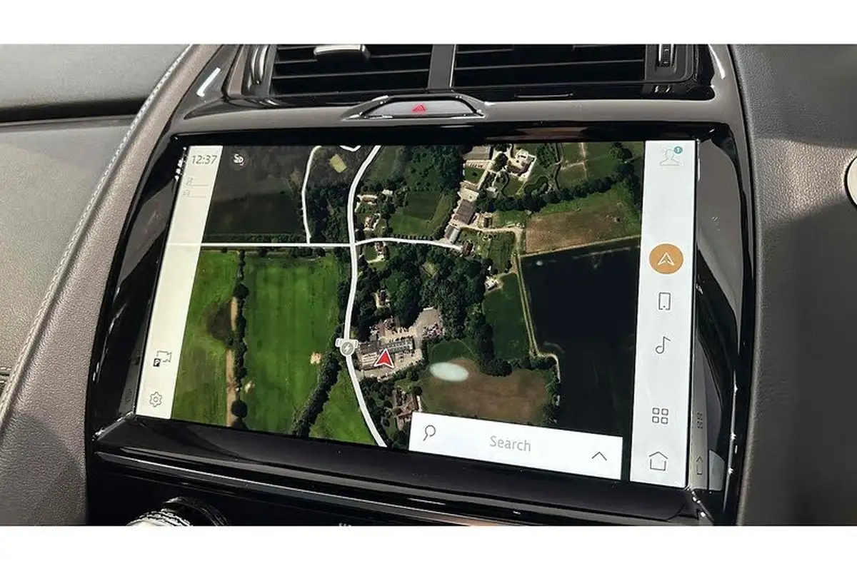 2023-jaguar-e-pace-15-p300e-r-dynamic-black-big-52