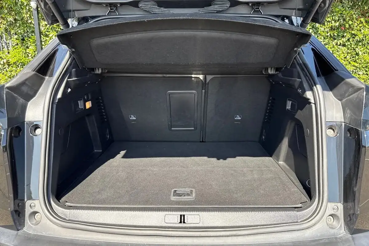 2022-peugeot-3008-suv-16-puretech-gt-premium-225bhp-hybrid-e-eat8-big-5
