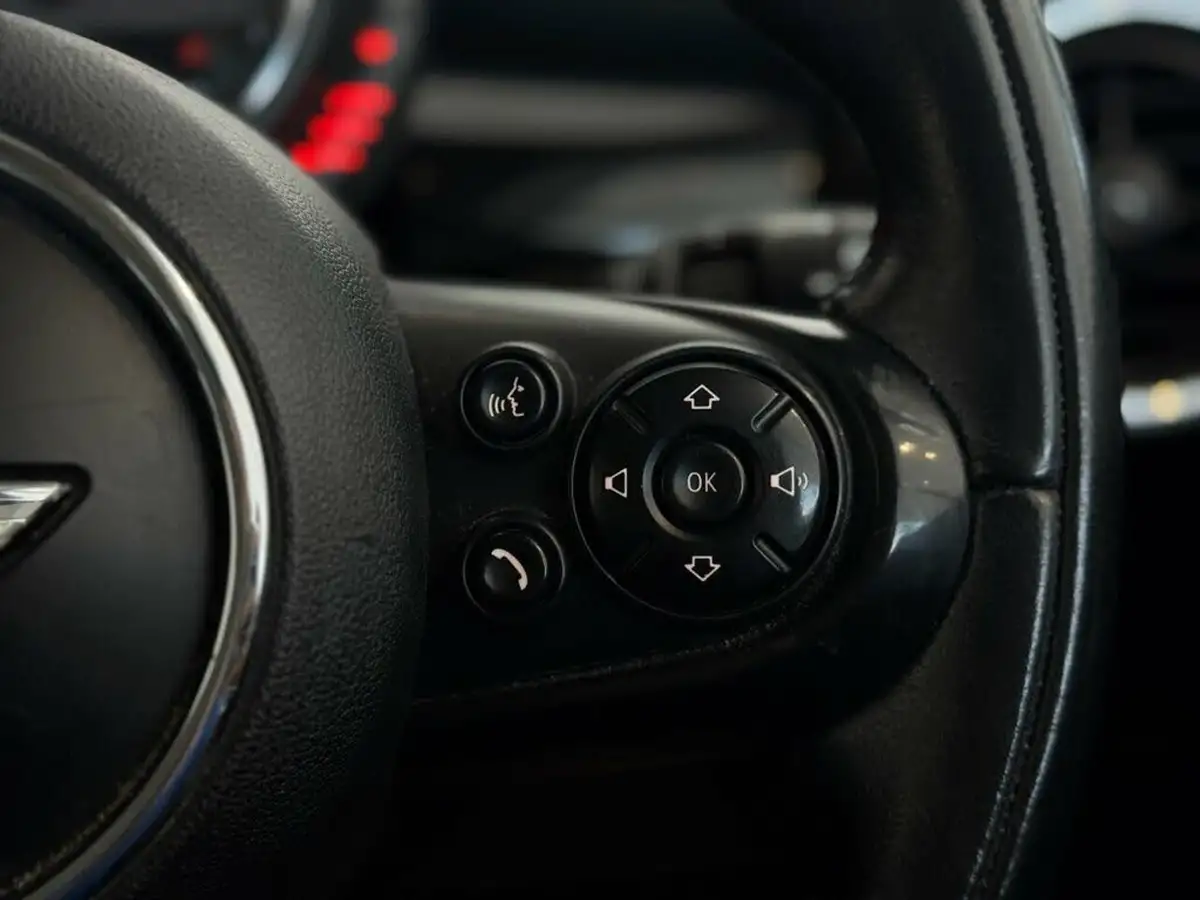 2015-mini-cooper-12-one-media-xlss-3d-big-13