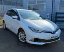 2016-toyota-auris-small-0