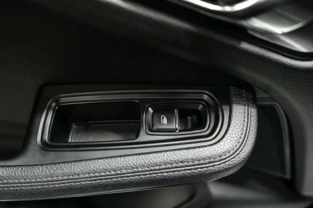 2015-porsche-macan-30td-s-big-11