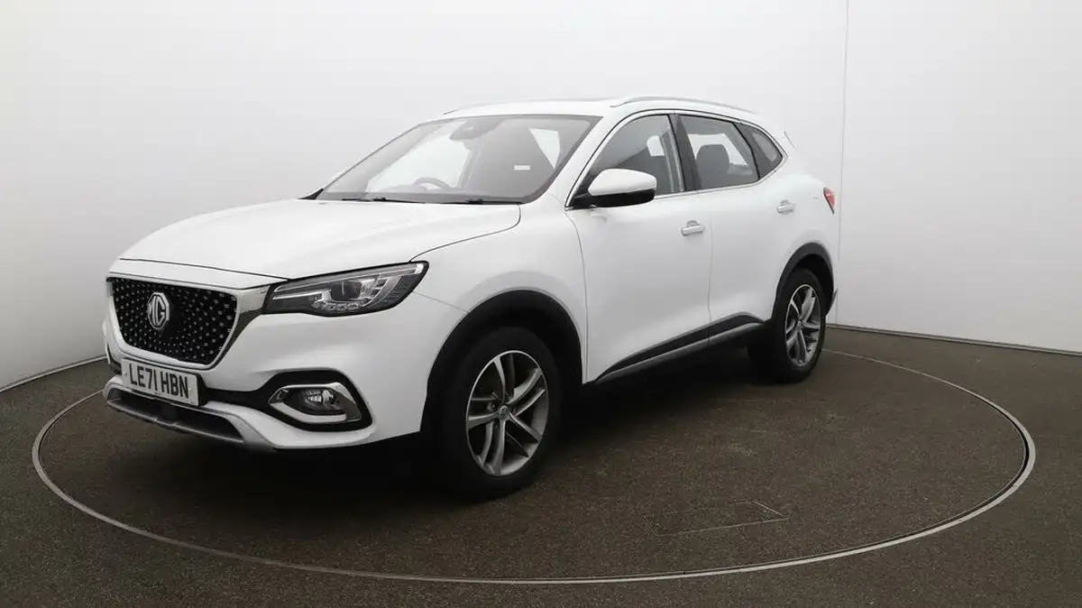 2022-mg-hs-15t-gdi-exclusive-162ps-big-70