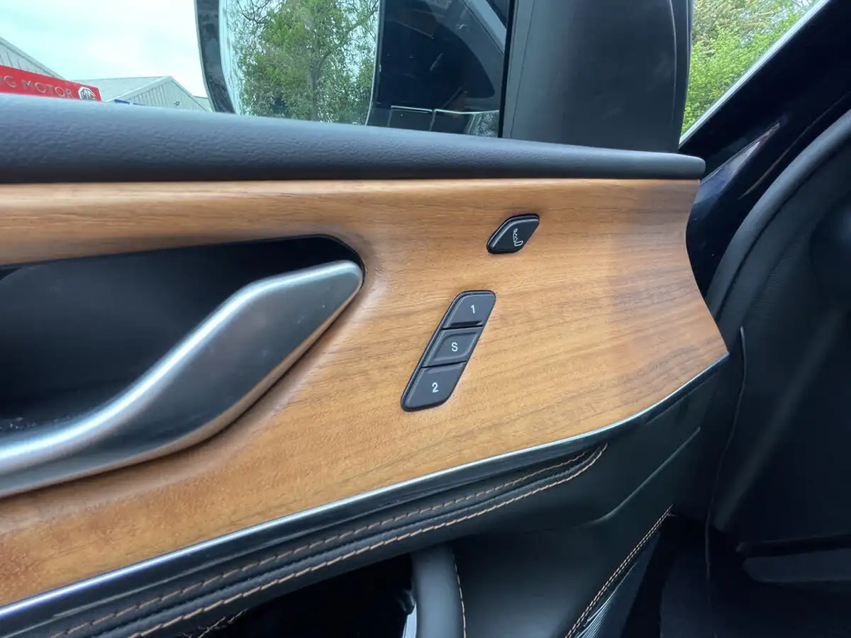 2023-jeep-grand-cherokee-20-gme-summit-reserve-big-25