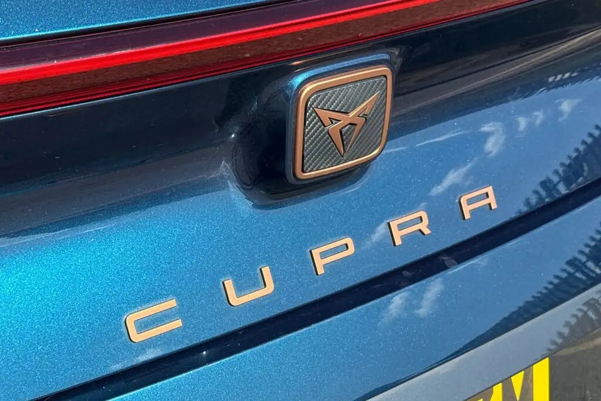 2022-cupra-born-e-v3-204ps-58kwh-big-28