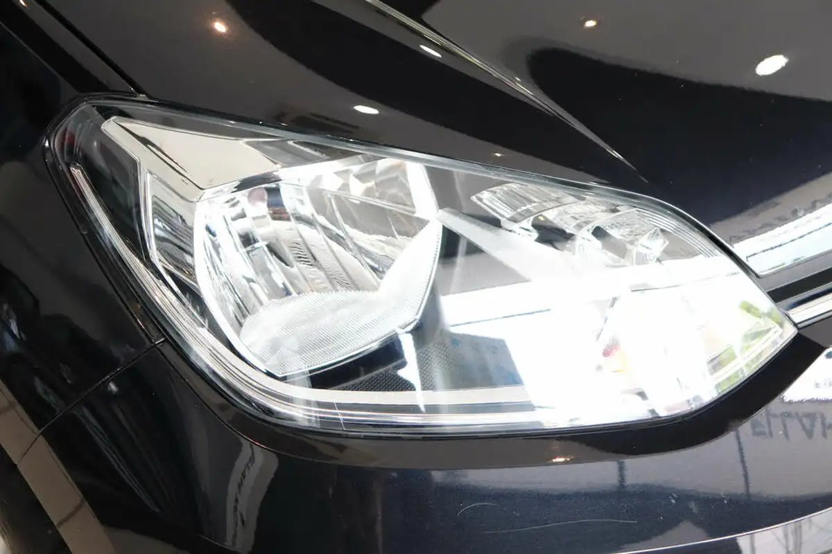 2018-volkswagen-up-10-move-up-ss-3d-big-58