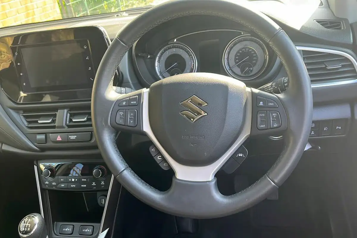 2024-suzuki-s-cross-14-boosterjet-motion-big-32