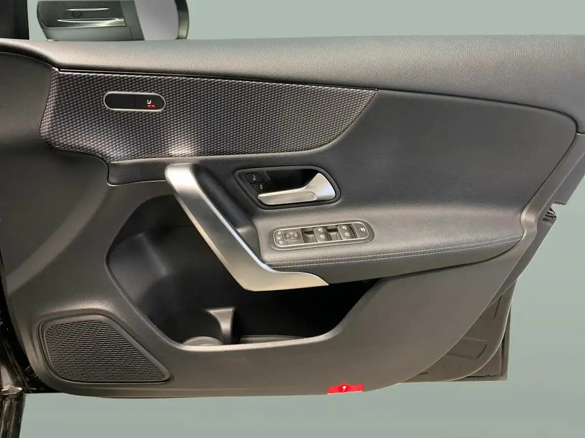 2020-mercedes-benz-a-class-15d-a180d-sport-executive-hatchback-5d-7g-dct-big-40
