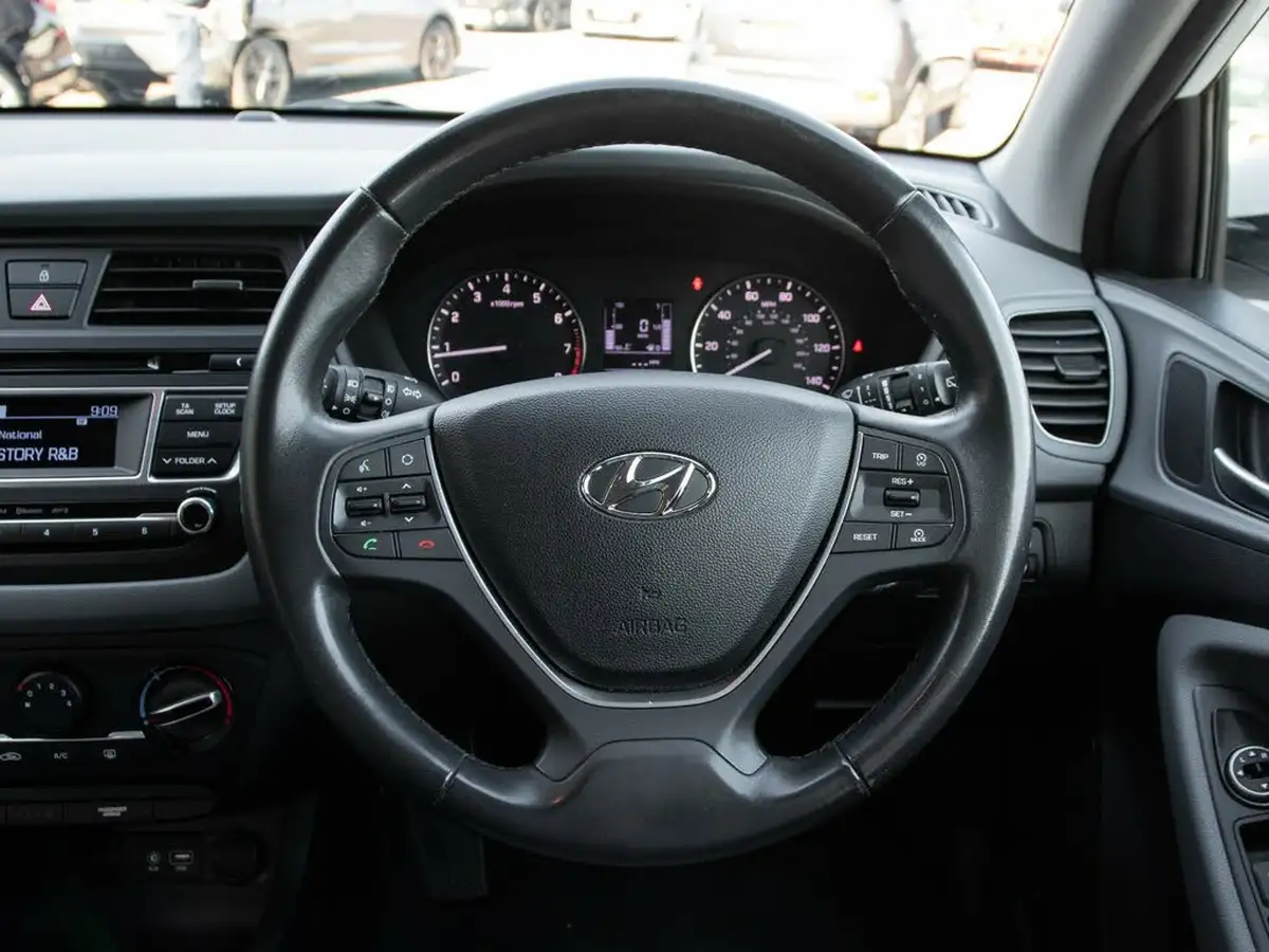2016-hyundai-i20-12-se-hatchback-5d-big-20
