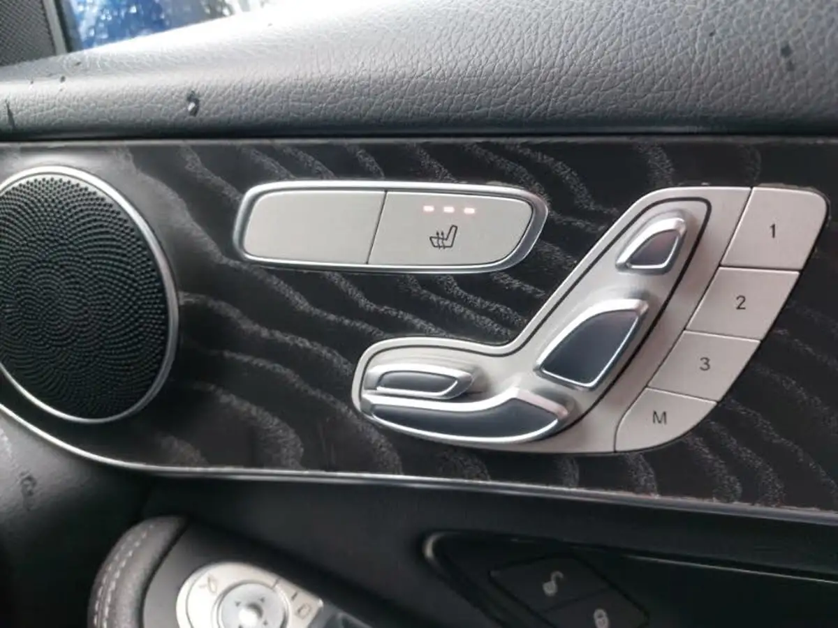 2018-mercedes-benz-glc-class-20-glc250-amg-line-premiumss-station-wagon-5d-big-12
