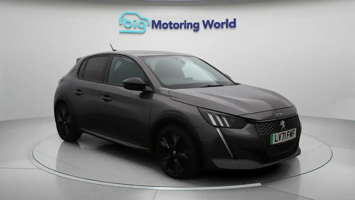 2021-peugeot-208-12-puretech-gt-100bhp-eat8-big-1