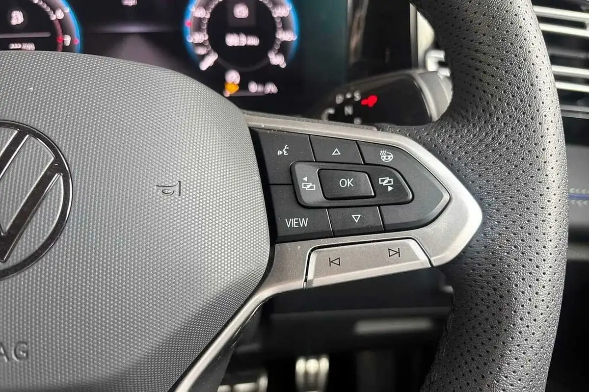 2024-volkswagen-tiguan-15-etsi-r-line-big-16
