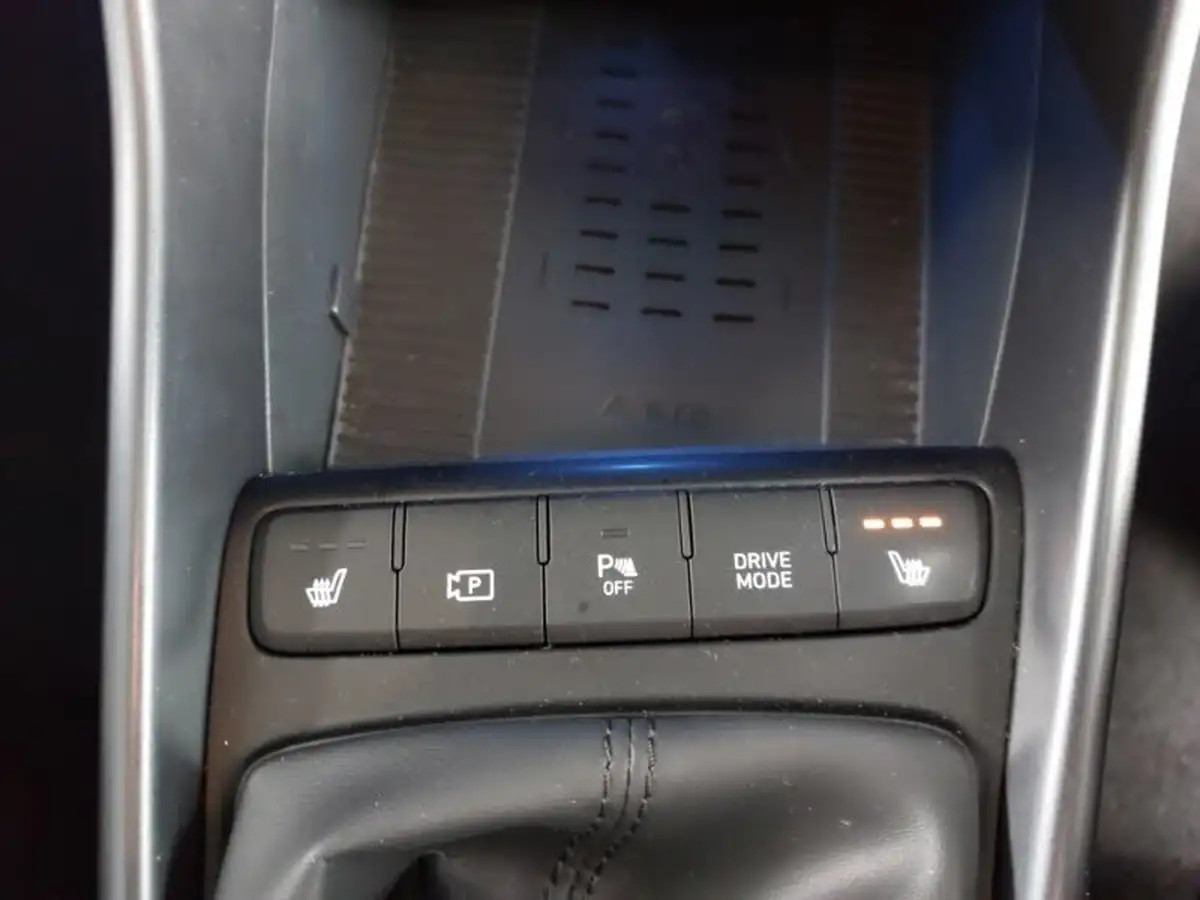 2022-hyundai-bayon-10-t-gdi-premium-120ps-big-11