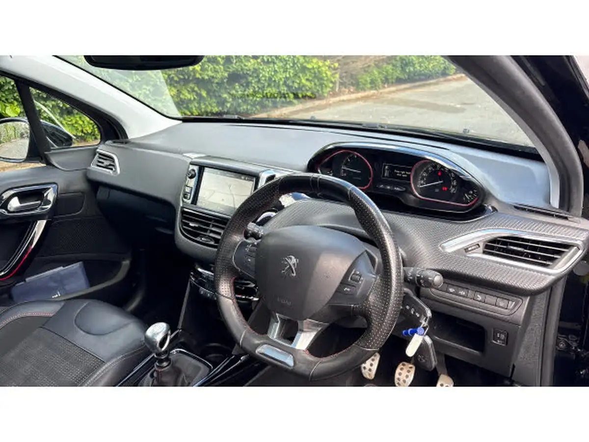 2019-peugeot-2008-suv-12-puretech-gt-line-130bhp-big-10