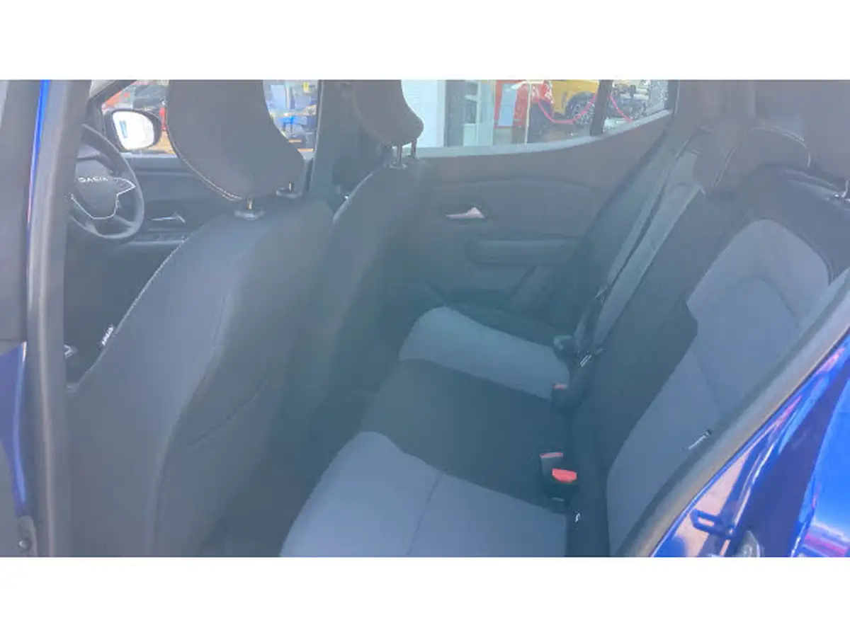 2024-dacia-sandero-stepway-10-tce-extreme-110bhp-big-15