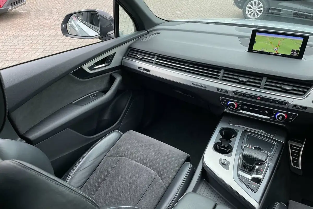2018-audi-q7-30-50-tdi-s-line-big-33