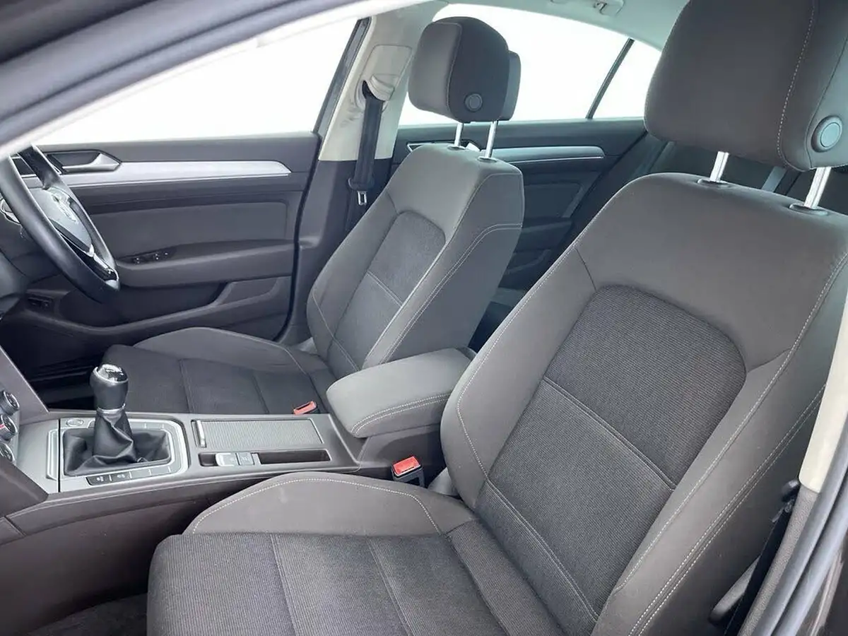 2015-volkswagen-passat-20tdi-se-business-bmtss-saloon-4d-big-30