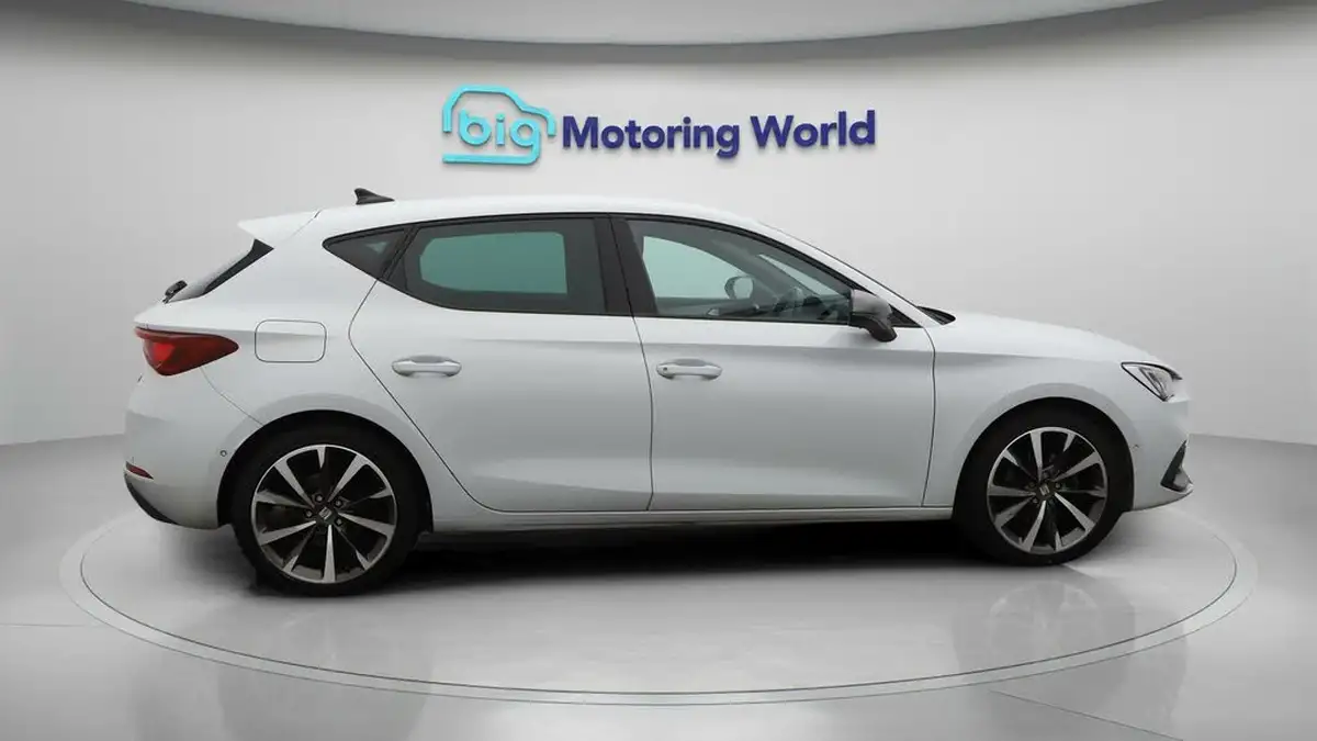 2021-seat-leon-15-tsi-evo-fr-sport-150ps-hatchback-big-8