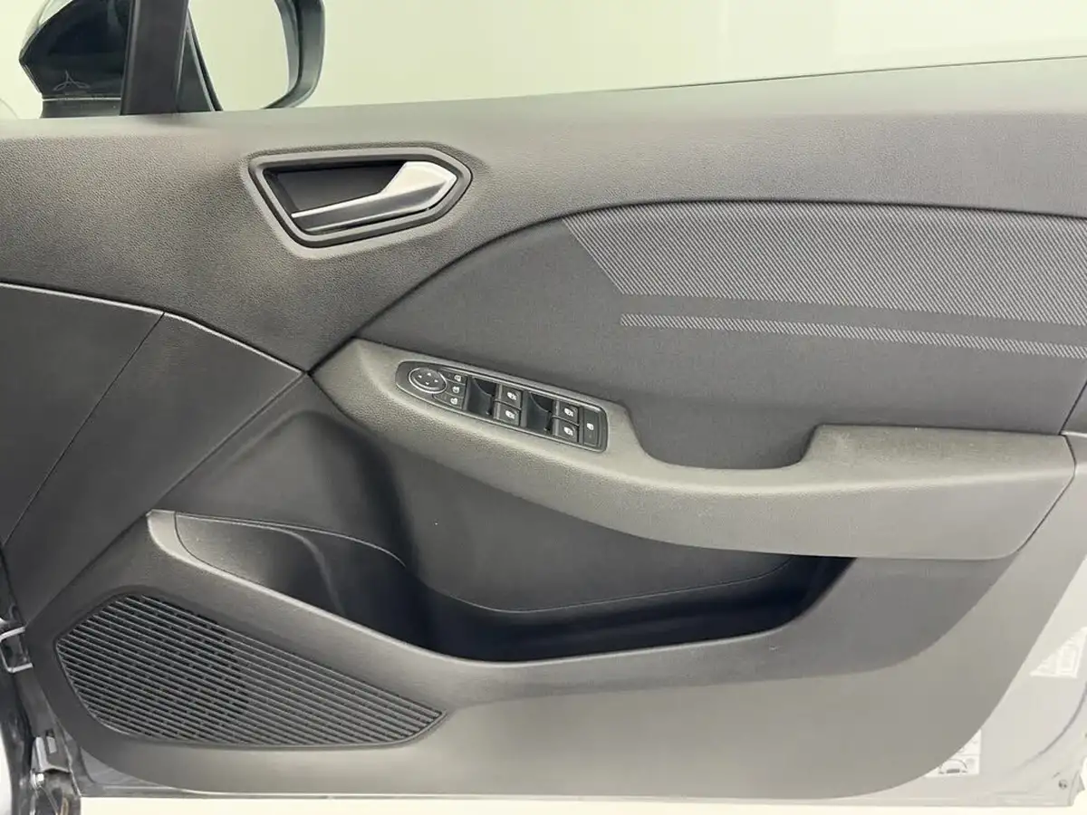 2024-renault-clio-16-esprit-alpine-big-16