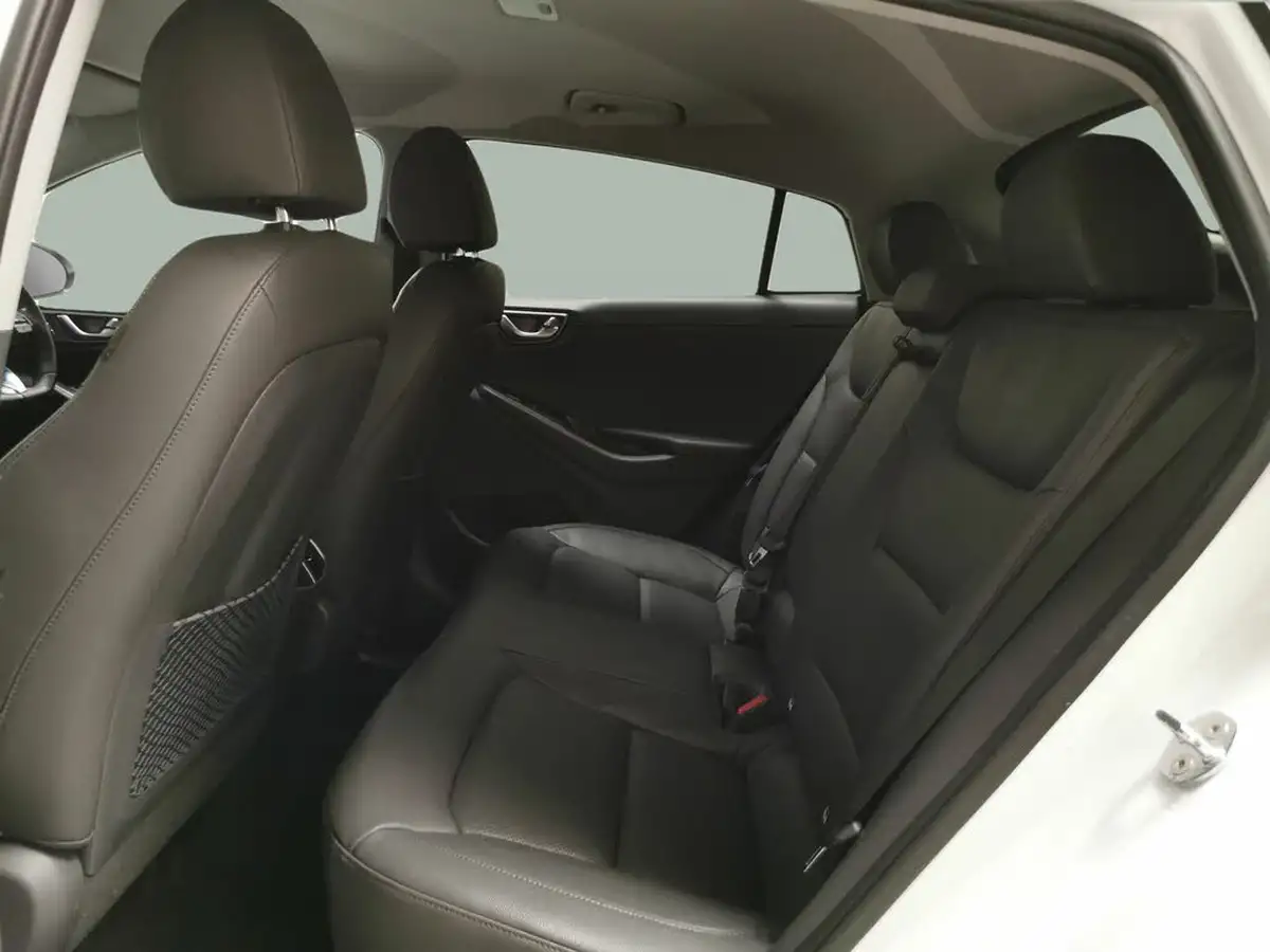 2021-hyundai-ioniq-e-premium-se-electric-100kw-big-37