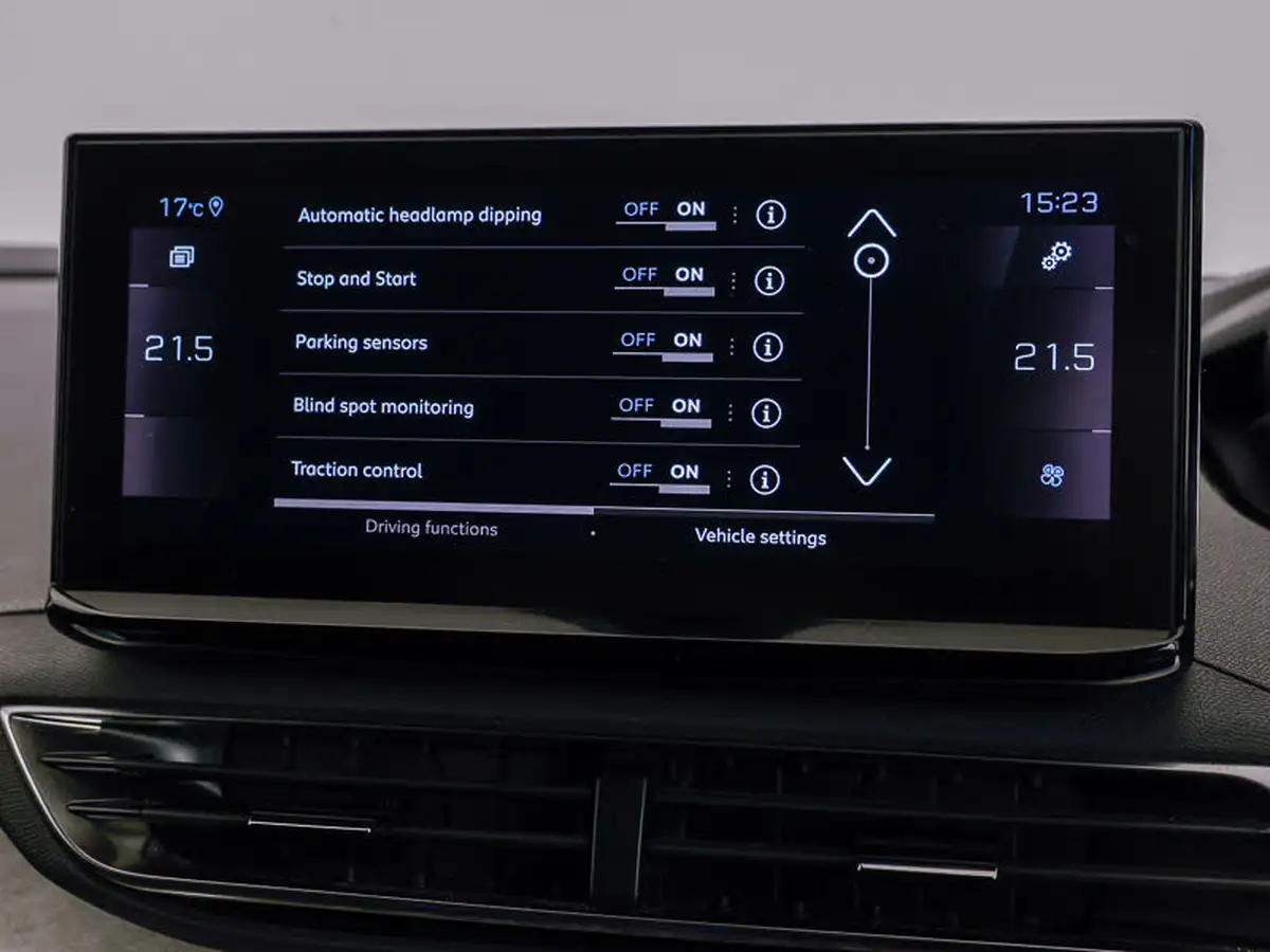 2024-peugeot-3008-suv-12-puretech-gt-136ps-hybrid-e-dsc6-big-10