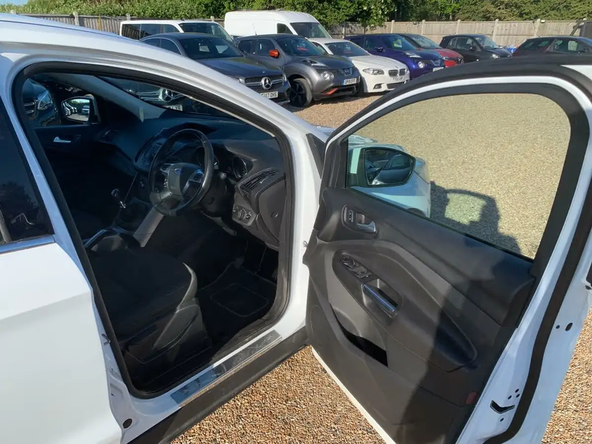 2015-ford-kuga-15t-zetec-150ps-big-8